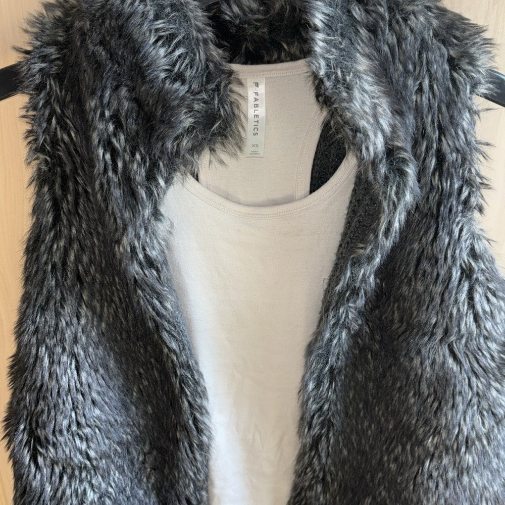 Faux fur Preloved open front vest